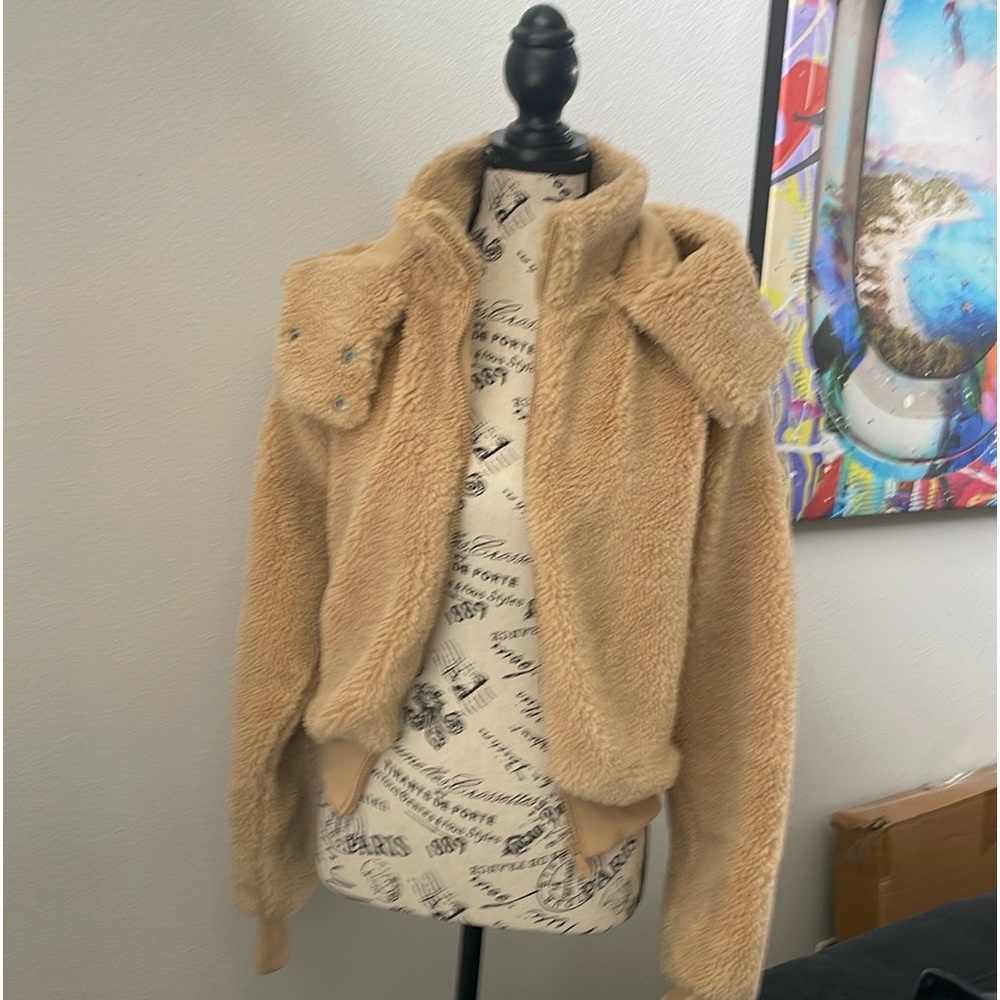 Alo Yoga Sherpa Carmel jacket